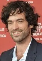 20150528 romain duris cropped 2009 e1432843300285