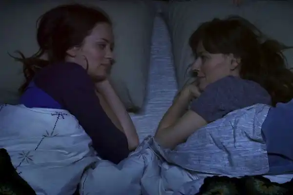 your sisters sister movie image emily blunt rosemarie dewitt 01