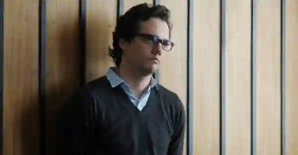 wagner moura e um pai que procura o filho desaparecido no filme a busca estreia na direcao de luciano moura