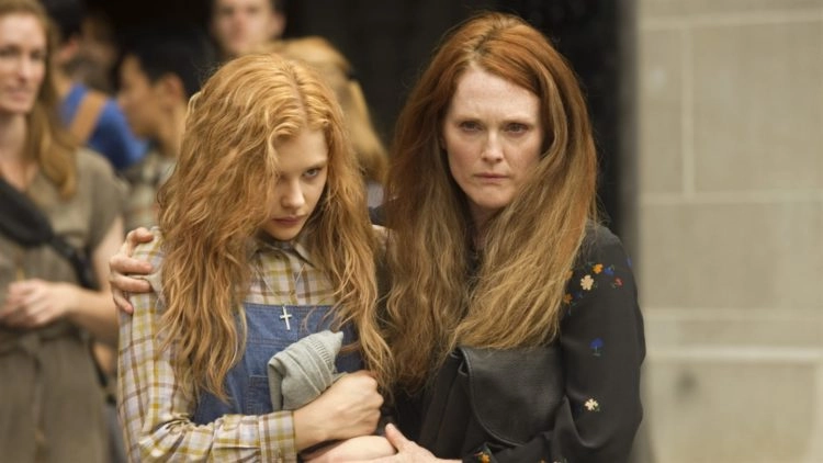 Carrie: A Estranha (2013)