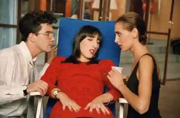 03-mulheres-a-beira-de-um-ataque-de-nervos-papo-de-cinema