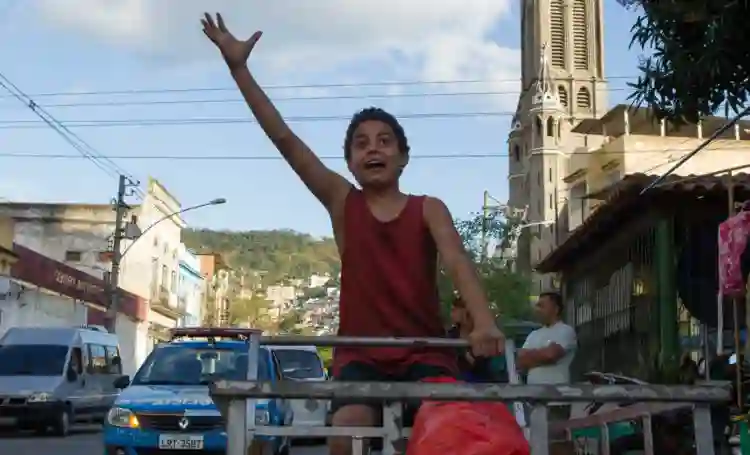 20141007 01 trash papo de cinema e1575318782874
