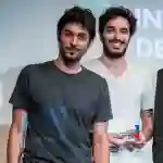 20141205 gabriel faccini e tiago rezende na premiacao do fit rj 2013 pelo piloto de werner e os mortos large1 e1417812915506