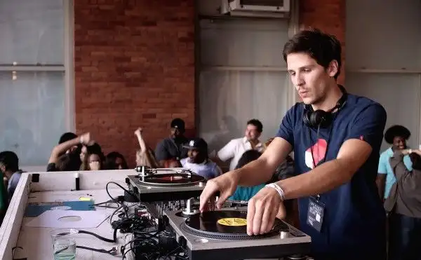 20150318 01 eden papo de cinema