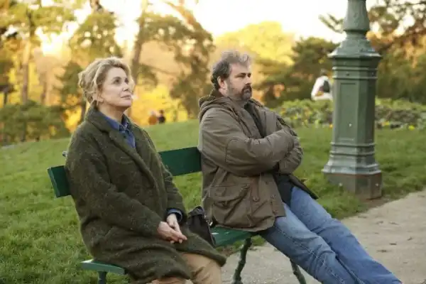 20150324 01 em um patio de paris papo de cinema