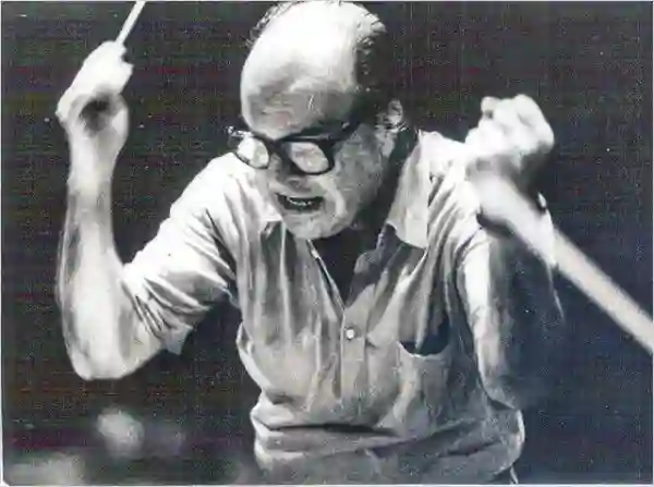 01-santoro-o-homem-e-sua-musica-papo-de-cinema