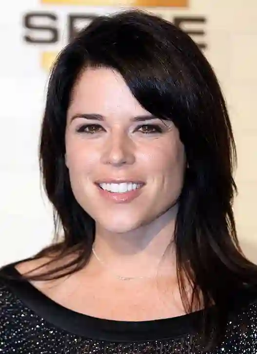 20161004 neve campbell e1475606423656