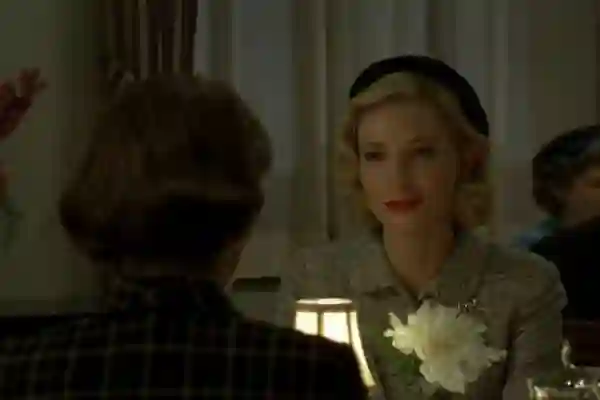 (L-R) ROONEY MARA and CATE BLANCHETT star in CAROL.