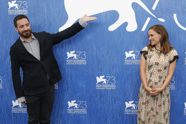 Pablo Larraín e Natalie Portman em Veneza