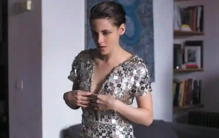 20161010 personal shopper xlarge transnjjoebt78qiaydkjdey4cngtjfjs74myhny6w3gnbo8 e1573864336556