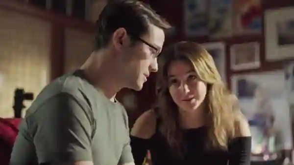 02-snowden-papo-de-cinema