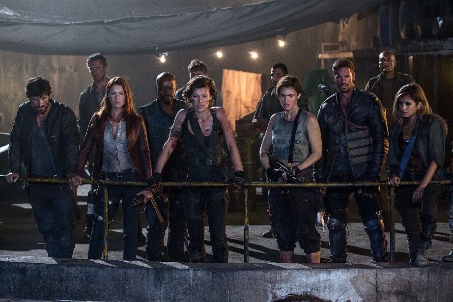 Resident Evil: The Final Chapter  Elenco do filme manda recado para os fãs  - Biohazard Brasil