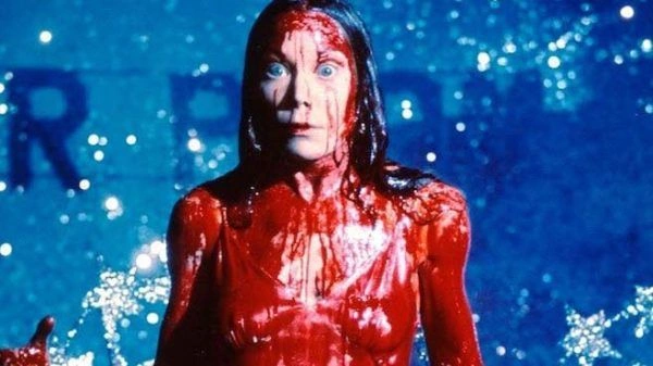 Carrie, a Estranha (1976)