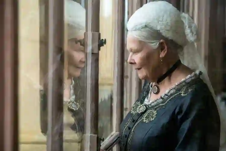 20171007 04 victoria e abdul papo de cinema