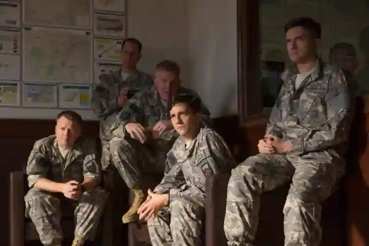 20180529 03 war machine papo de cinema