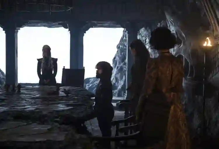 20170725 emilia clarke as daenerys targaryen peter dinklage as tyrion lannister gemma whelan as yara greyjoy and indira varma as ellaria sand photo helen sloan hbo