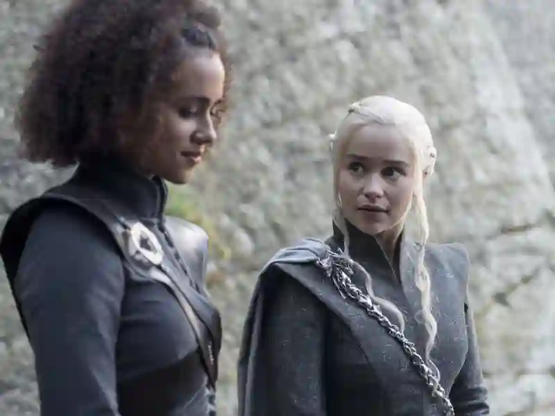 20170807 missandei nathalie emmanuel e daenerys targaryen emilia clarke credito macall b.polay hbo e1502081327264