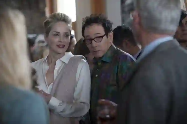 Steven Soderbergh e Sharon Stone voltam à televisão com Mosaic 2 20171214 sharon stone paul reubens papo de cinema