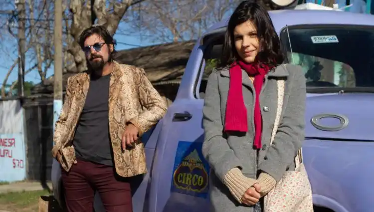 20180524 01 a superficie da sombra papo de cinema e1527141075510