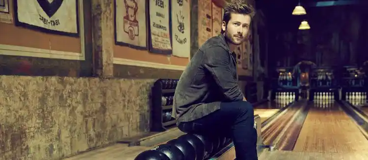 O Massacre da Serra Elétrica :: Novo filme com Glen Powell? Direitos “à venda”? Saiba mais sobre o futuro da saga 2 O Massacre da Serra Elétrica: Glen Powell