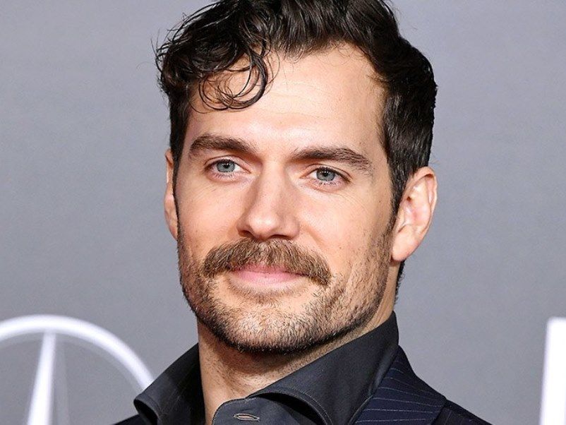 Henry Cavill confirma regresso oficial aos filmes da DC