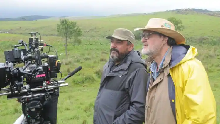 Set Visit :: A Cabeça de Gumercindo Saraiva 9 20181012 14. diretor de fotografia alexandre berra e o diretor tabajara ruas em sao francisco de paula rs by dulce helfer 1