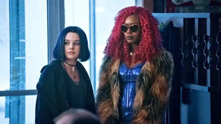 20181103 02 titans origins papo de cinema
