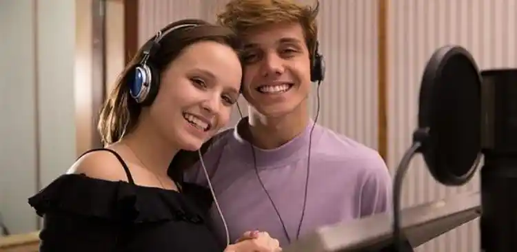 Encantado :: Entrevista exclusiva com Larissa Manoela 2 20181126 larissa manoela e leonardo cidade dublam encantado papo de cinema