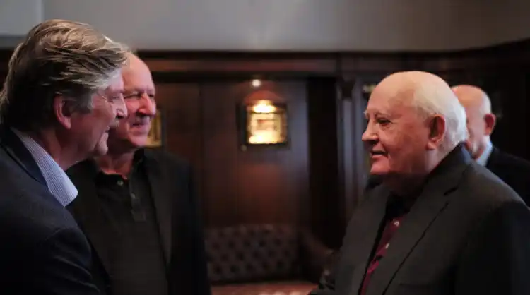 20190413 encontrando gorbachev 01 papo de cinema