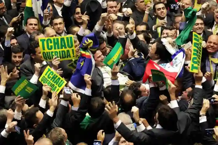 20190619 democracia em vertigem papo de cinema 3