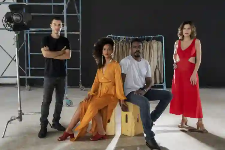Irmandade :: Série da Netflix "apaga fronteira entre mocinho e bandido", explica elenco 4 20191009 irmandade prod 1