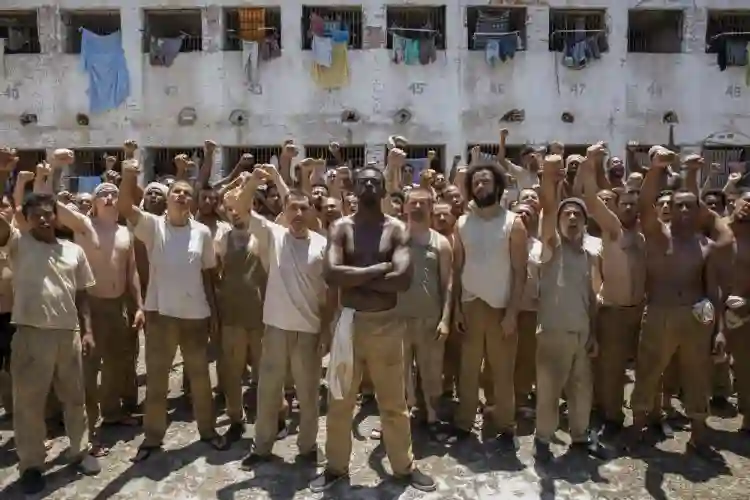 Irmandade :: Série da Netflix "apaga fronteira entre mocinho e bandido", explica elenco 5 20191009 irmandade still 2