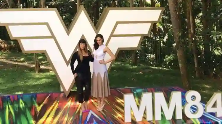 CCXP 2019 :: "A ação nunca foi um gênero masculino", defendem Gal Gadot e diretora de Mulher-Maravilha 1984 2 20191208 gal 1