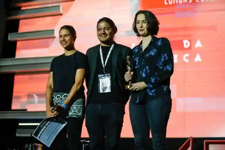 O Despertar das Formigas :: “As mudanças são construídas lentamente, ao passo de uma formiga, através das ações diárias”, revela Antonella Sudasassi Furniss 5 20200121 47festcinemagramado 13102