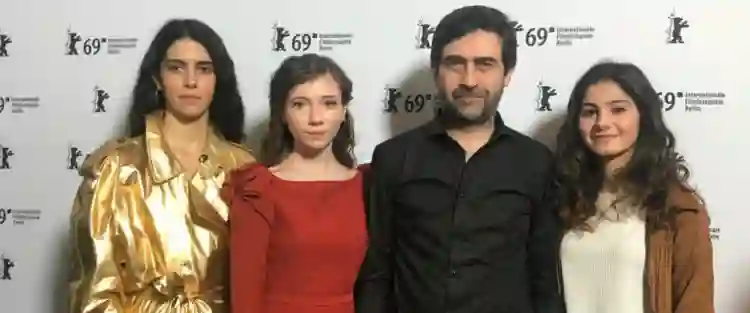 O Conto das Três Irmãs :: "O filme tem semelhança com os contos de fada, como Cinderela", explica o diretor Emin Alper 2 20200623 o conto das tres irmas papo de cinema 5