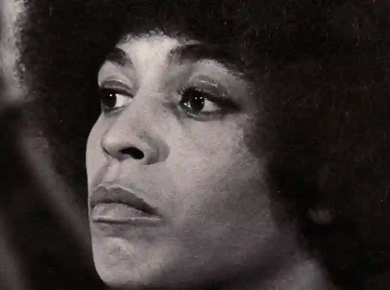 20200902 libertem angela davis papo de cinema 800
