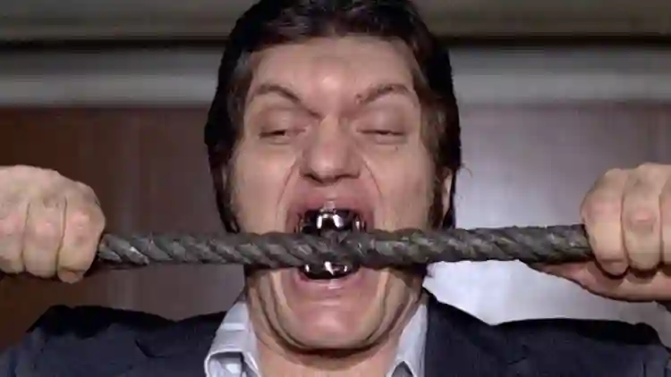 20200910 jaws james bond papo de cinema