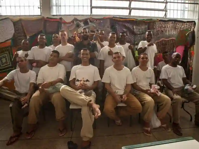 O Ponto Firme :: Confira uma cena do filme sobre homens crochetando na cadeia (Exclusivo) 12 20201028 ponto firme papo de cinema 2