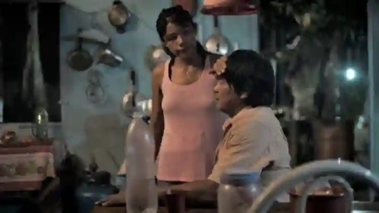 A Febre :: “O filme dialoga muito com o Brasil que estamos vivendo, mesmo que não tenha sido pensado para tal”, comenta Maya Da-Rin 3 20201118 a febre 00 papo de cinema
