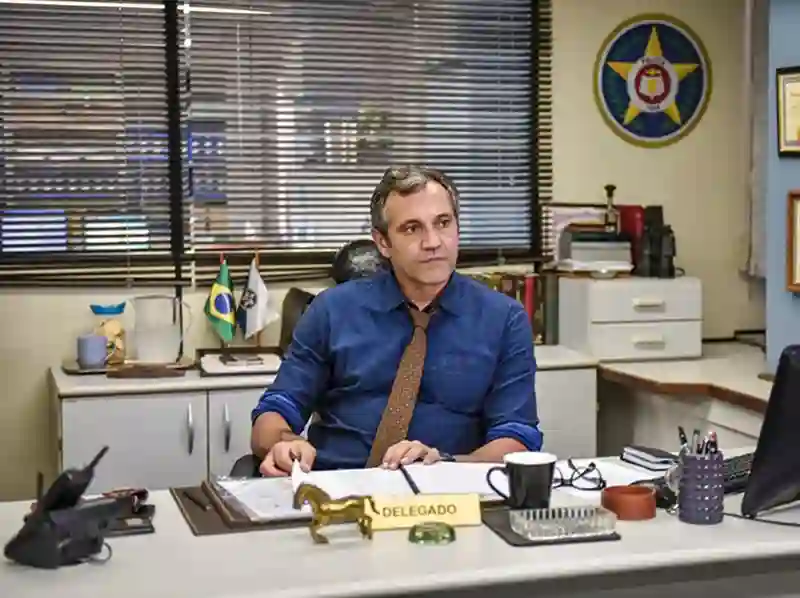 20201209 romance policial espinosa papo de cinema 800 t1