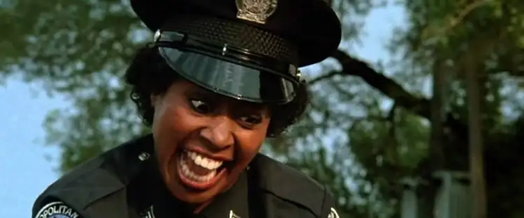 Marion Ramsey, atriz de Loucademia de Polícia, morre aos 73 anos 2 20210108 marion ramsey papo de cinema 750