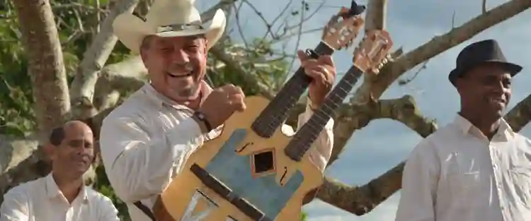 Mambo Man: Guiado pela Música :: "Cuba é um país mais democrático do que os Estados Unidos de Trump", afirma Mo Fini 5 20210218 mambo man papo de cinema 2 1