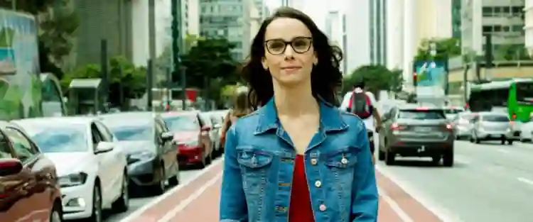 Depois a Louca Sou Eu :: "As situações são engraçadas por si mesmas, eu nunca quis fazer graça", explica Débora Falabella 2 20210223 debora falabella depois a louca sou eu 1200 1