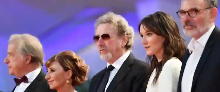 O Mundo de Gloria :: "As plataformas de streaming não fazem um filme entrar na história do cinema", alerta Robert Guédiguian 5 20210225 gloria mundi alberto pizzoli afp 750 1