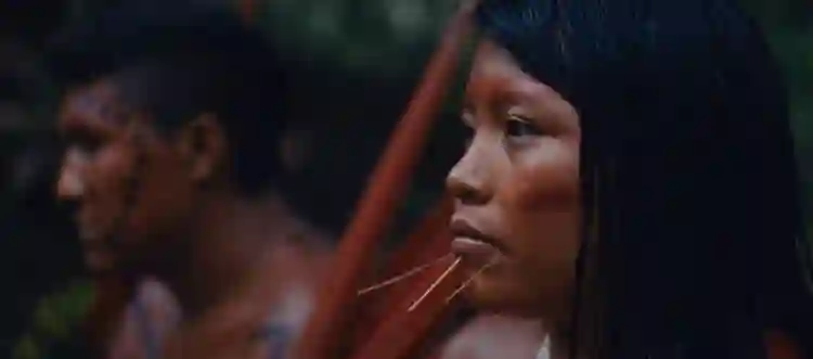 A Última Floresta :: "Era fundamental que o filme mostrasse a força do povo Yanomami", explica o diretor Luiz Bolognesi 3 20210302 a ultima floresta papo de cinema 2 e1614886028360