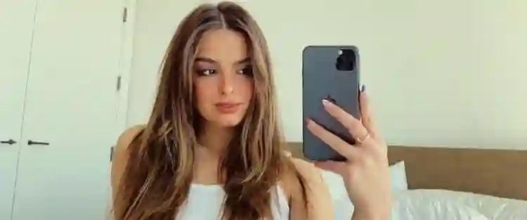 Ela É Demais :: Refilmagem da Netflix inverte gêneros e anuncia elenco 2 20210319 addison rae papo de cinema 750 1
