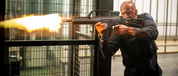 Domingo Maior :: Infiltrado