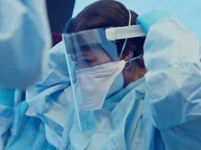Outbreak :: T01 17 20210416 outbreak papo de cinema 800 t01