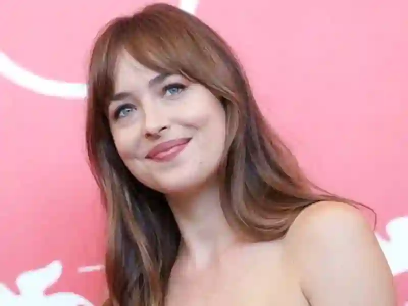 20210421 dakota johnson papo de cinema 800