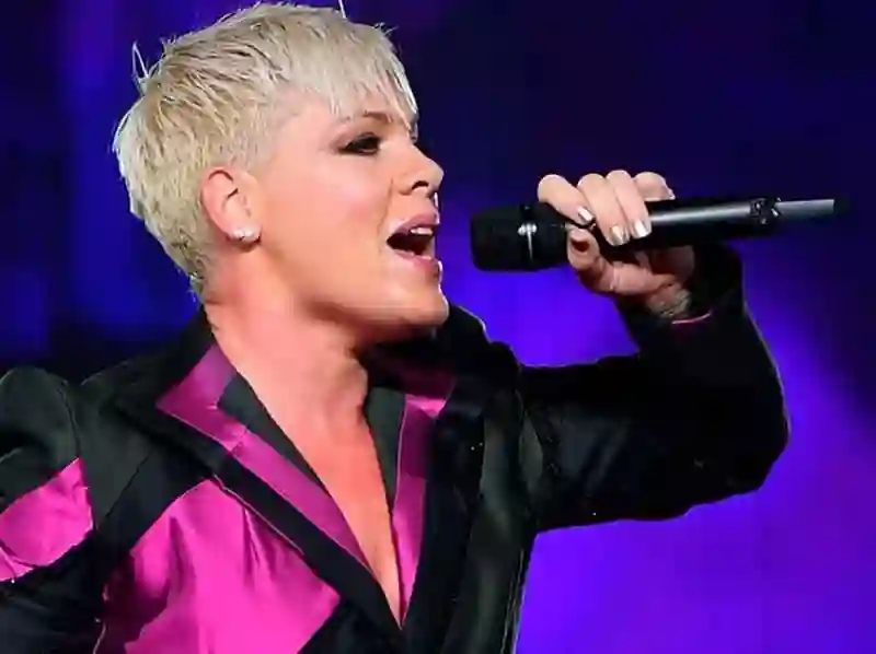 20210518 pink all i know so far papo de cinema 800